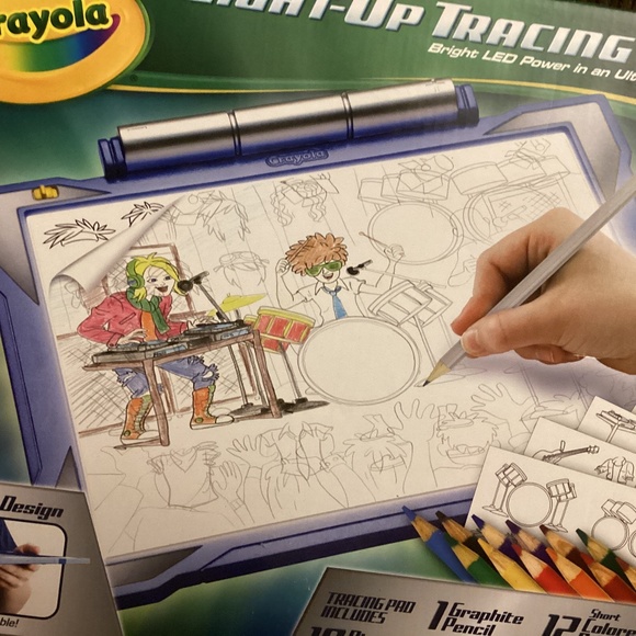 CRAYOLA Brand New Light Up Tracing Pad Bright LED, Ultra Thin Tablet - Picture 4 of 9